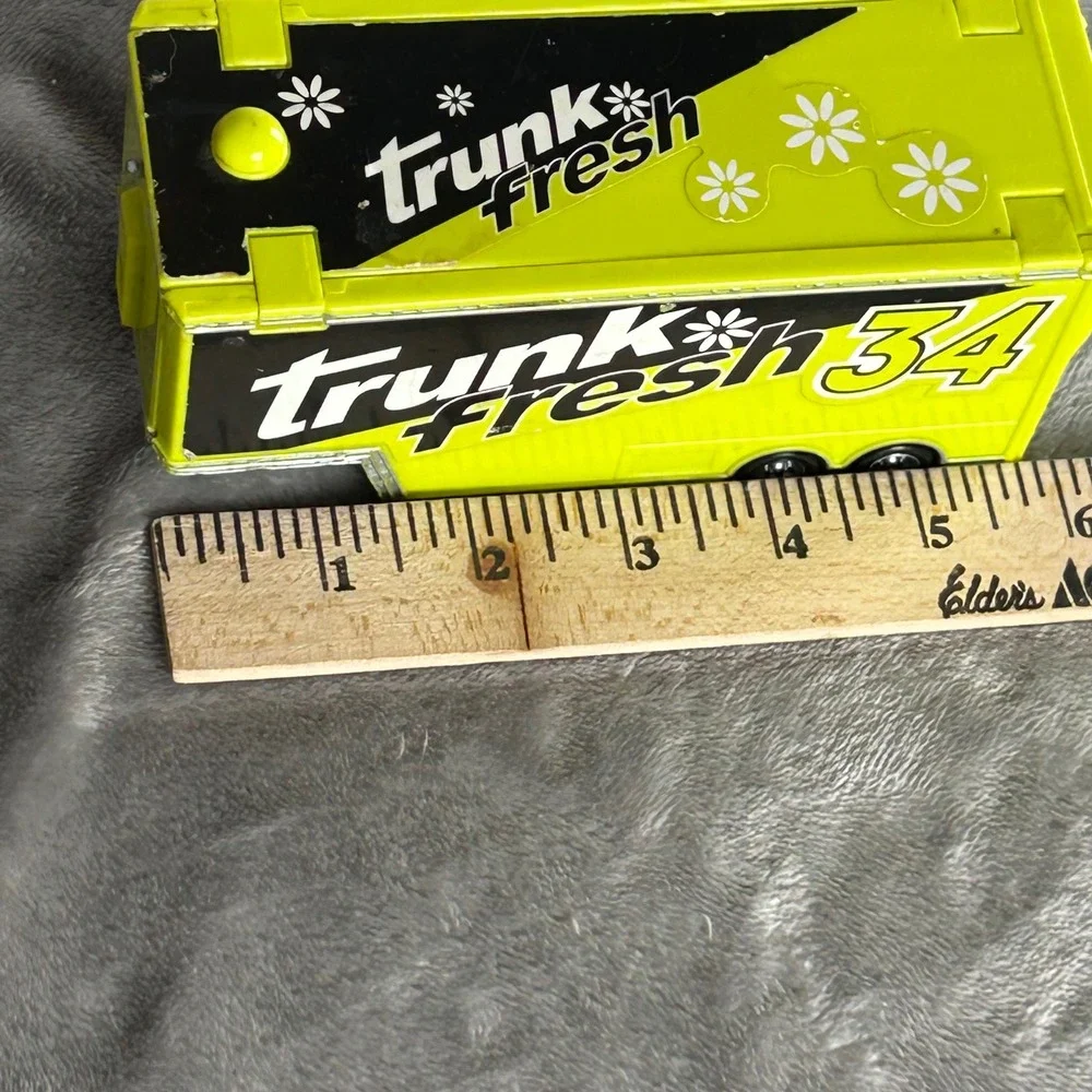 Disney Pixar Cars Trunk Fresh Hauler 34 Diecast Semi Truck Trailer Lime Green